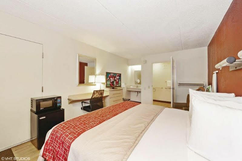 Red Roof Inn Tampa Fairgrounds - Casino Mango Eksteriør bilde